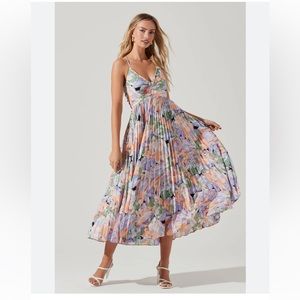 Astr the Label Blythe Floral Plisse Midi Dress